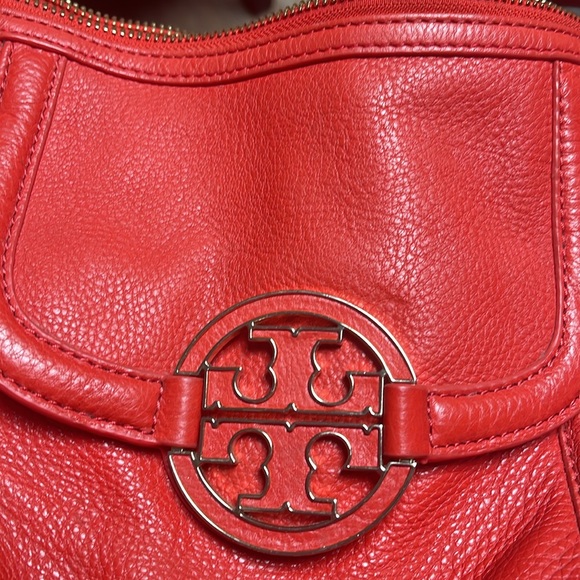 TORY BURCH BEACH AMANDA Orange Pebbled Leather Hobo Crossbody Bag - Picture 3 of 10